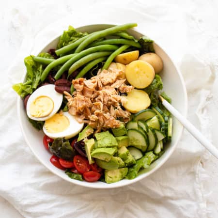 nicoise salad with Mediterranean ingredients